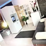 Apartament Urbano Burada No52a 3*