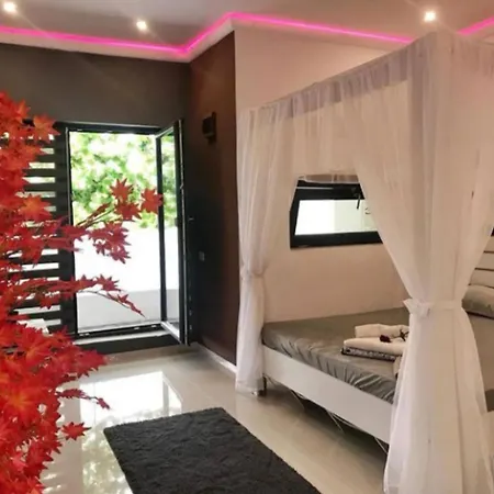 Urbano Burada No52a アパート 3*