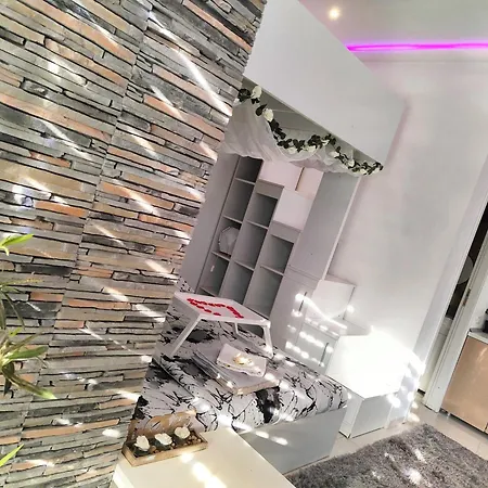 Urbano Burada No52a アパート コンスタンツァ